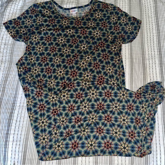 Lularoe Carly Swing Dress, gently worn, with geometric pattern.Super cute medium - Picture 1 of 1